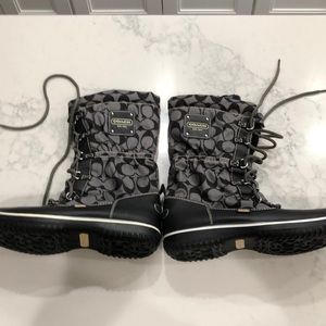 Coach Signature Shaine Black/Gray Snow Boot 7.5B